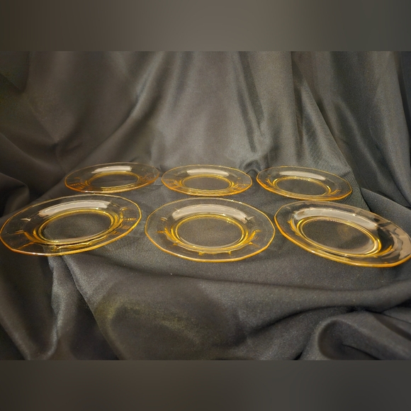 Fostoria Fairfax Yellow Topaz Glass Bread and Butter Plates set of 6 - Picture 5 of 12